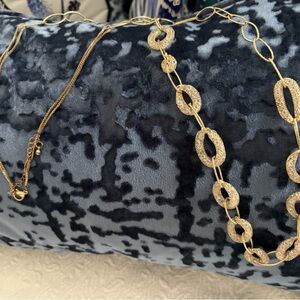 Chic Gold Oval Link Necklace